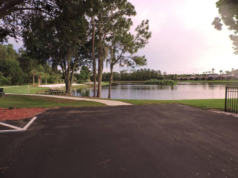 Enchanting Escape 3 Bedroom Minutes From Disney! คิสซิมมี ภายนอก รูปภาพ