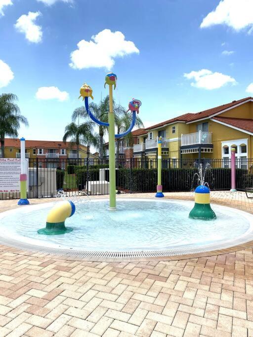 Enchanting Escape 3 Bedroom Minutes From Disney! คิสซิมมี ภายนอก รูปภาพ