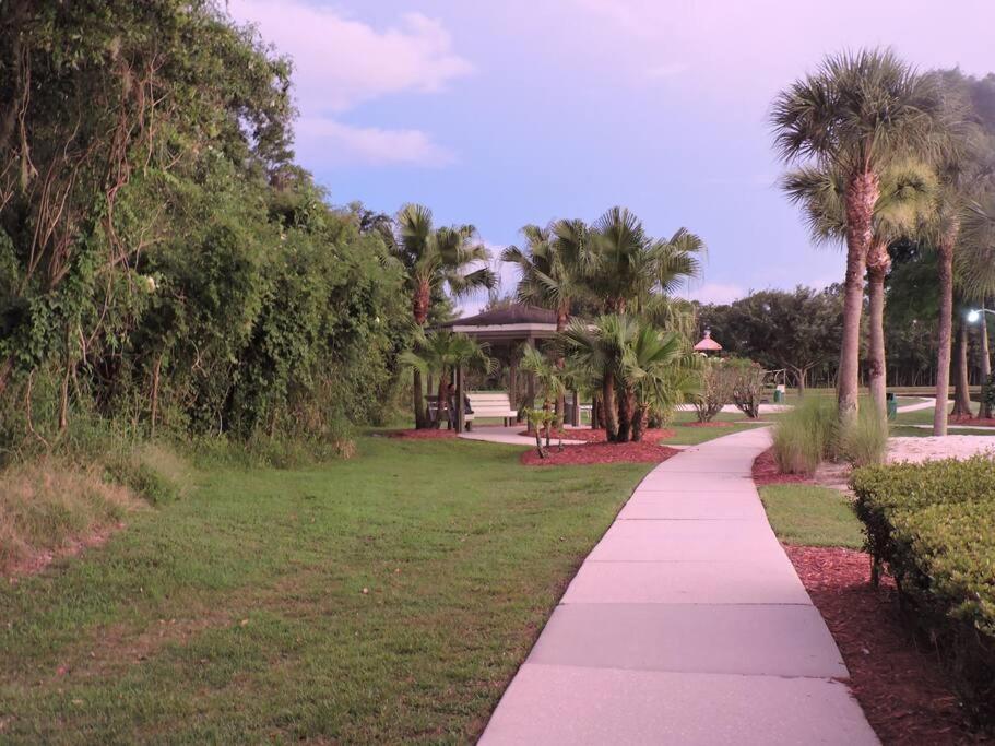 Enchanting Escape 3 Bedroom Minutes From Disney! คิสซิมมี ภายนอก รูปภาพ