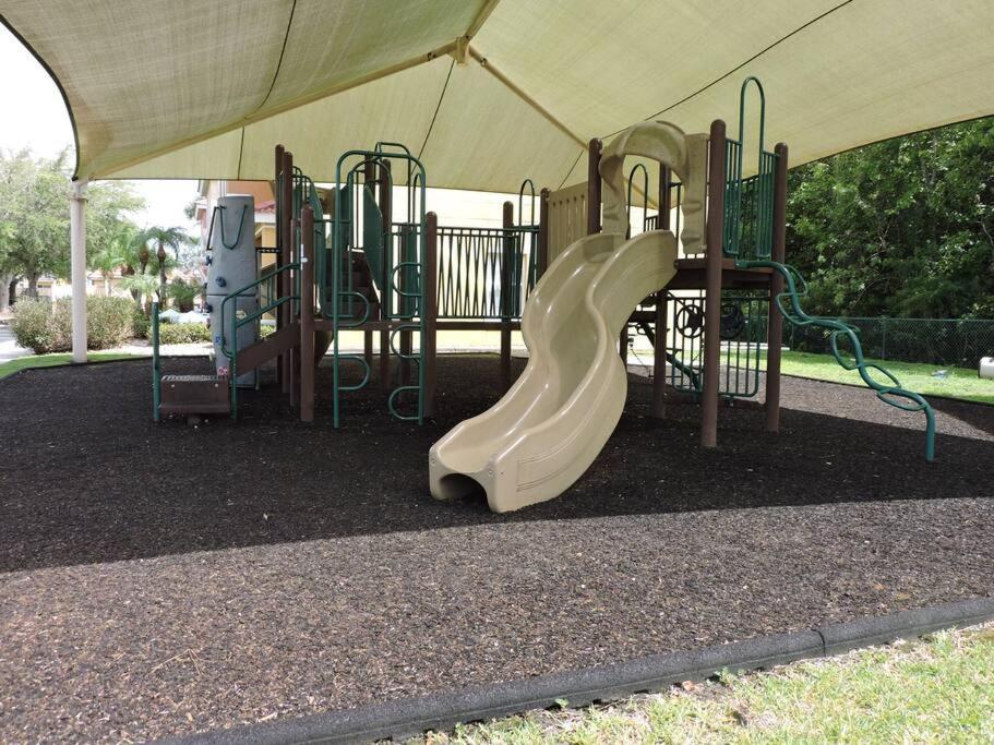 Enchanting Escape 3 Bedroom Minutes From Disney! คิสซิมมี ภายนอก รูปภาพ